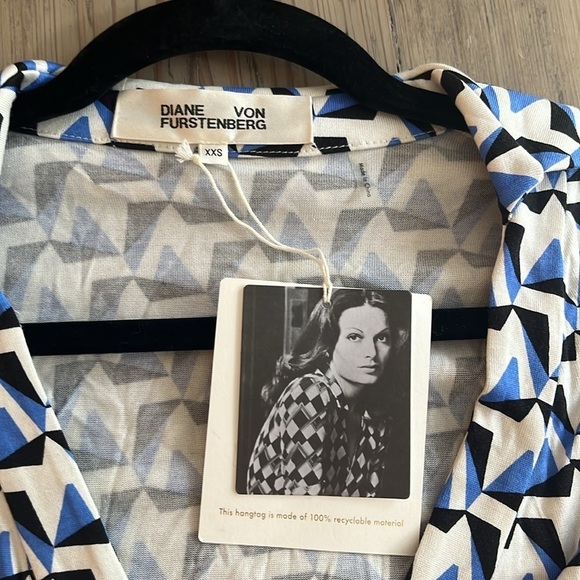 DVF New Jeanne Two Jersey Silk Wrap Dress in Akita Signature Blue Size XXS - Picture 8 of 13